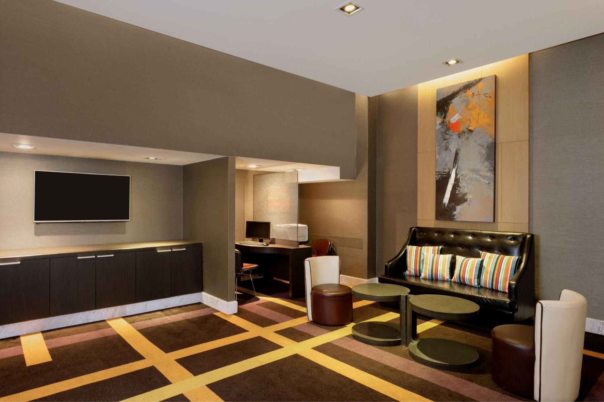 Four Points By Sheraton Bangkok, Sukhumvit 15 Екстер'єр фото